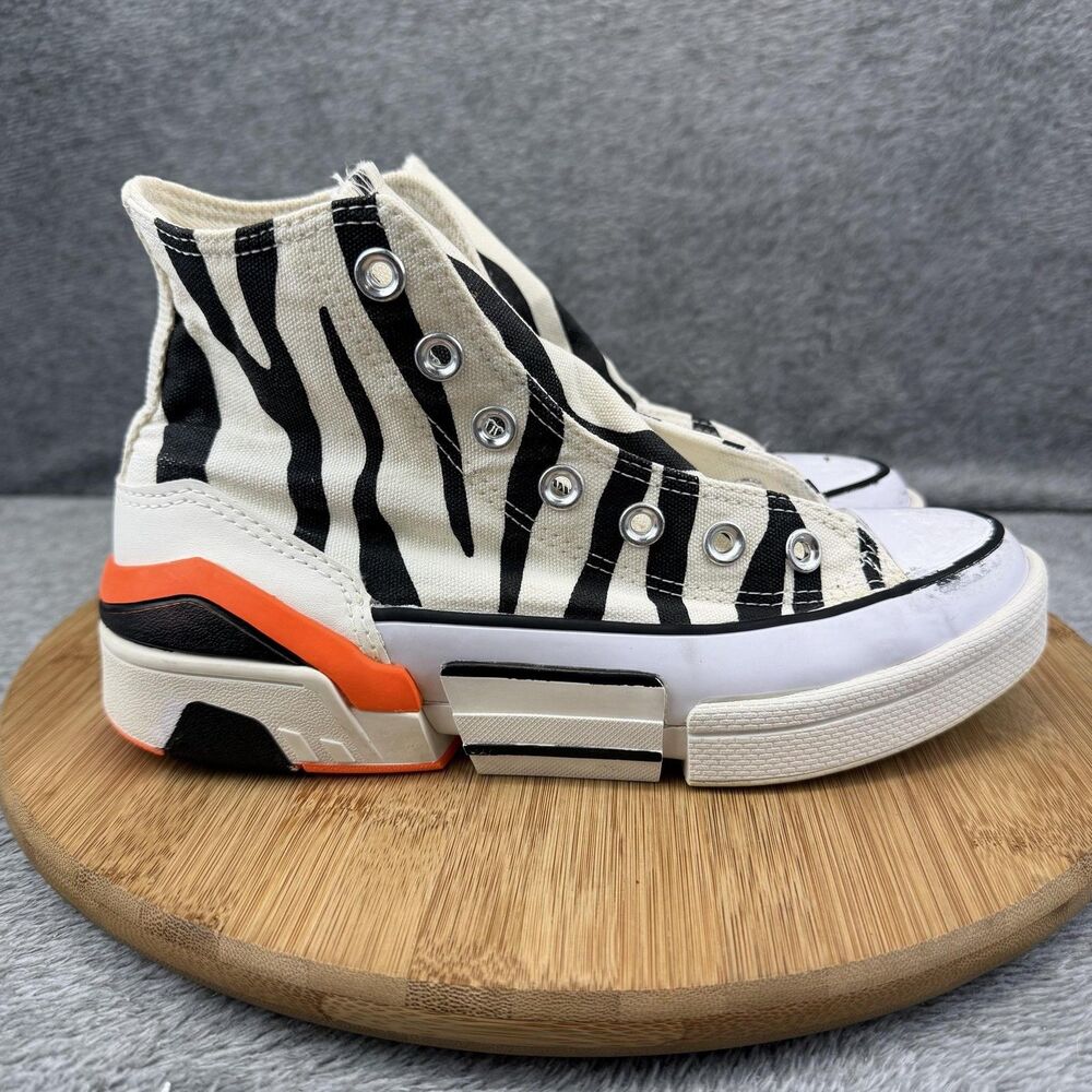Converse Chuck Taylor All Star 2 Shoes Womens Size 6.5 Zebra Sneakers 567720C